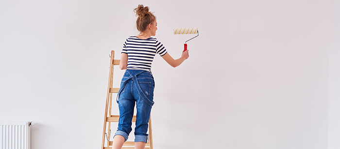 Aplique o selador para obter um resultado profissional na pintura da sua parede.