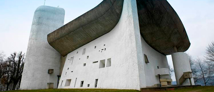  Capela Notre Dame Du Haut, projetada por Le Corbusier